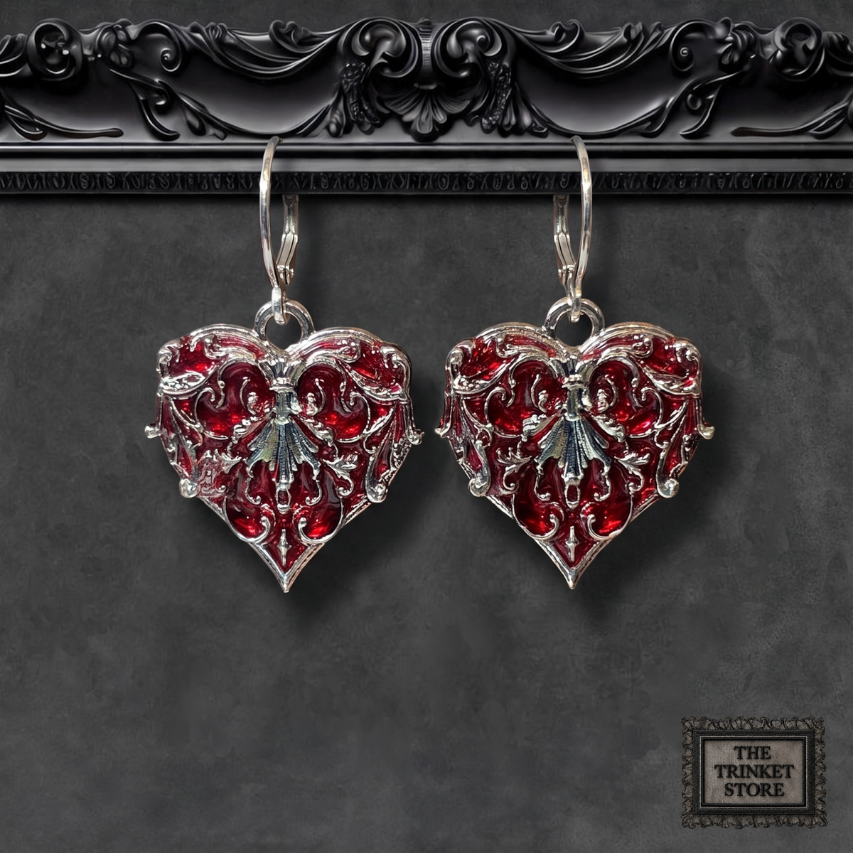 VICTORIAN POKER Red product shot