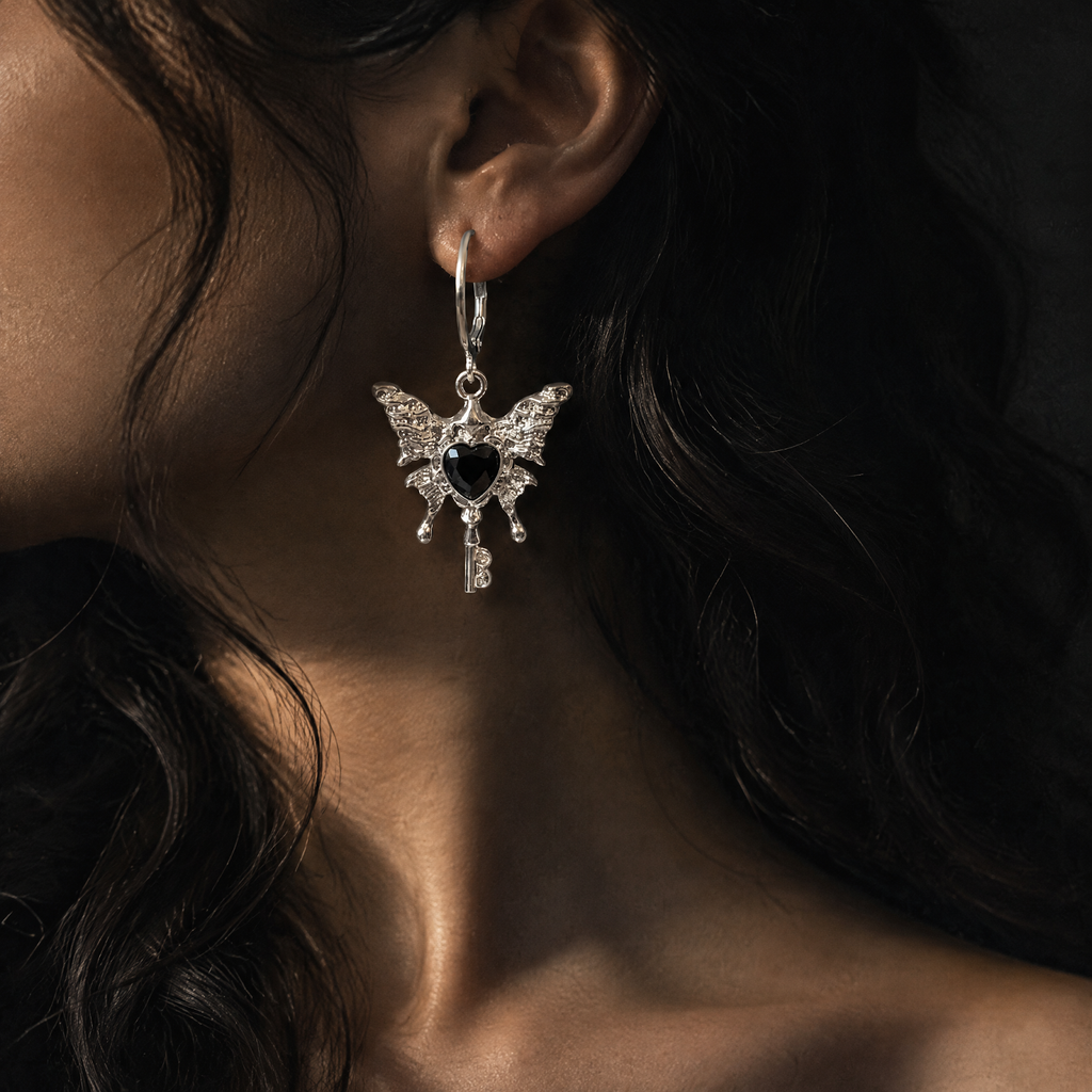 WINGED KEYS ear shot