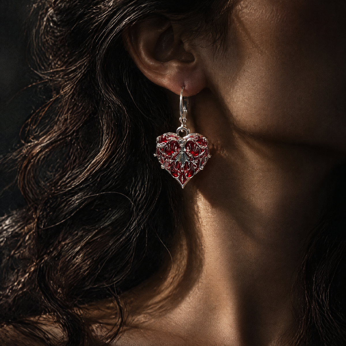VICTORIAN POKER Red ear shot
