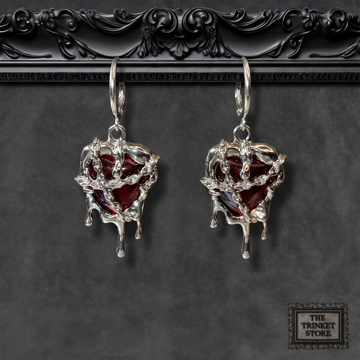 CHAINED MELTING HEARTS Silver product shot