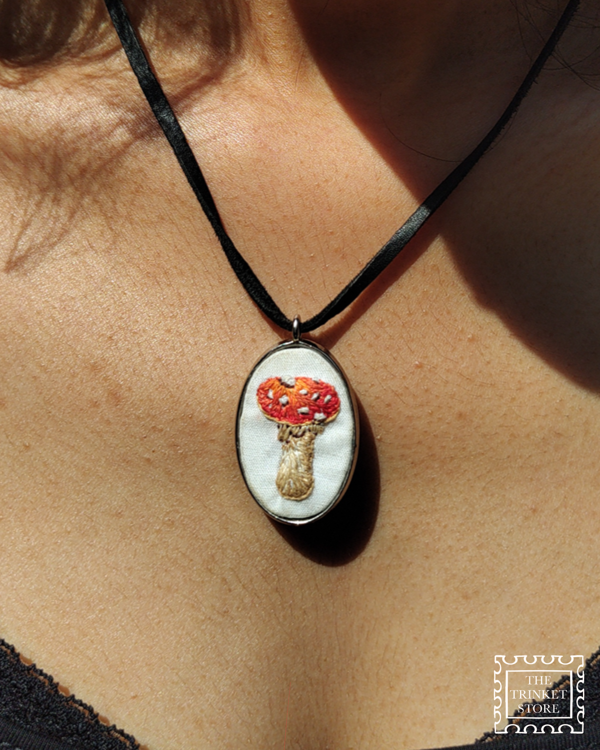 MUSHROOM EMBROIDERED PENDANT